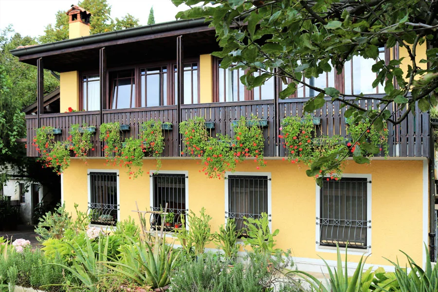 Esterno della Trattoria Blanch a Mossa